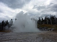 Yellowstone Old faithfull Grand Geyser (2).JPG